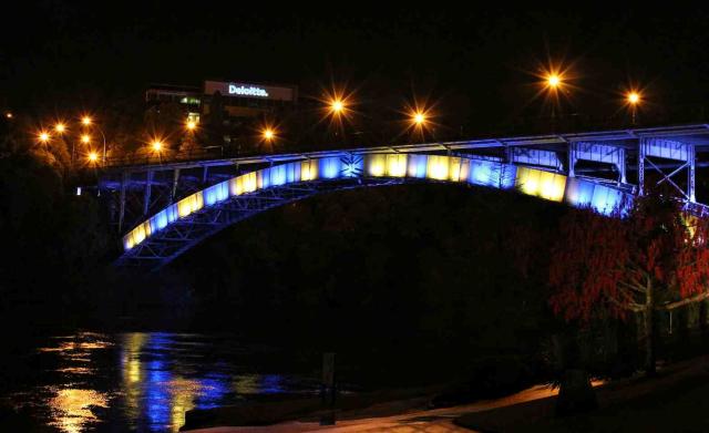 Hamilton's Bridge St. bridge